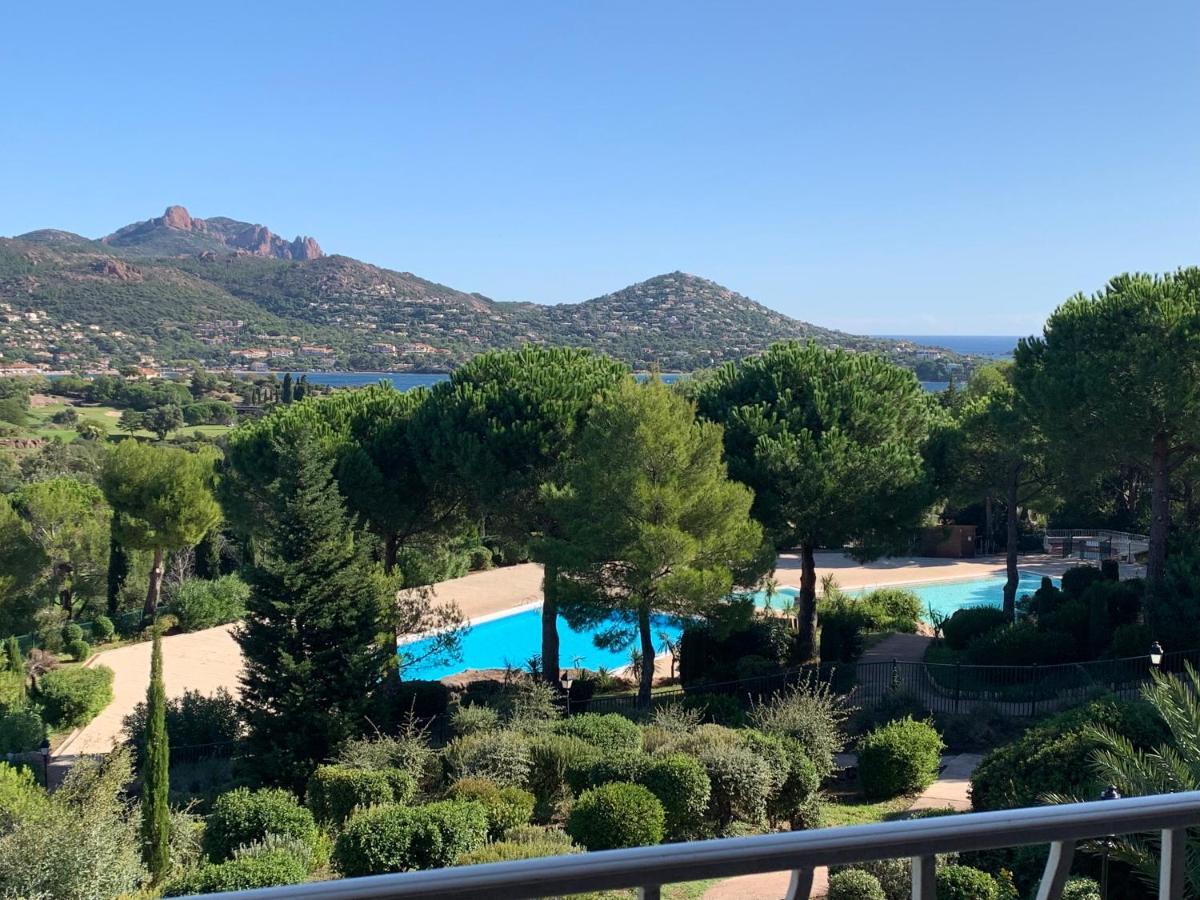 Apartment Raphael, Cap Esterel Le Hameau. Vue Saint-Raphael (Var)